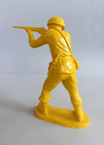 Alessandro Padovan - PopArt - Peacekeeper Rifle Yellow (kopie)